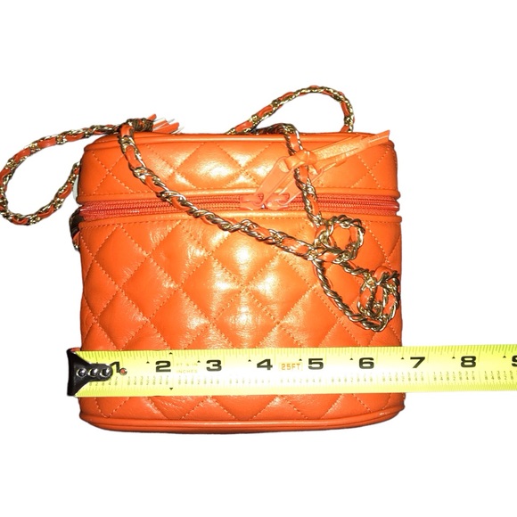 Vintage Quilted Crossbody Bag - Picture 9 of 15